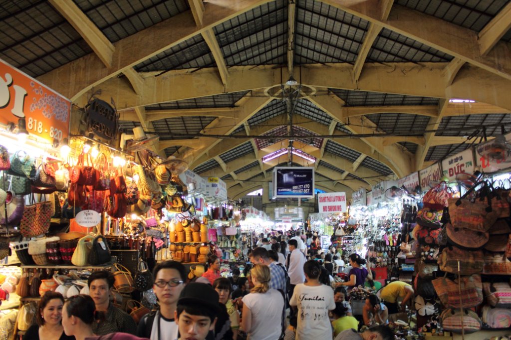15-In the Ben Thanh Market.jpg - In the Ben Thanh Market